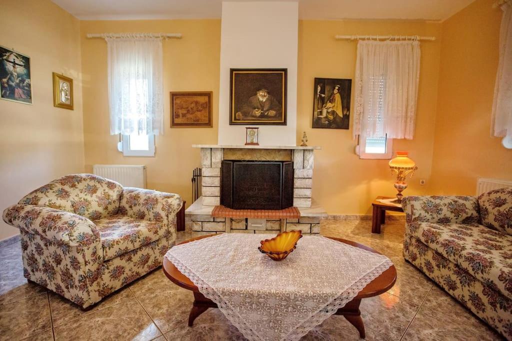 Villa Myrsini' S House Néa Péramos Esterno foto