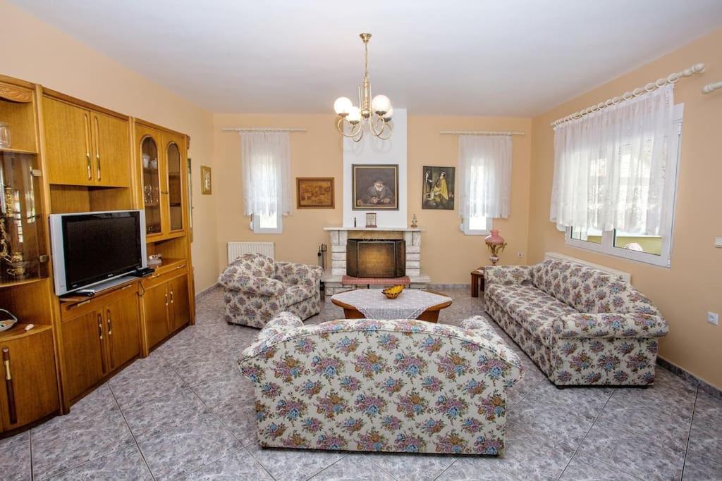 Villa Myrsini' S House Néa Péramos Esterno foto