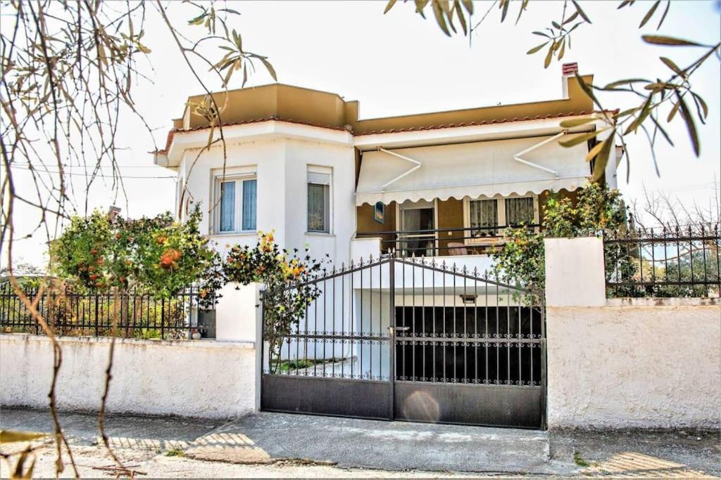 Villa Myrsini' S House Néa Péramos Esterno foto