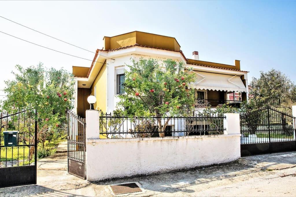 Villa Myrsini' S House Néa Péramos Esterno foto