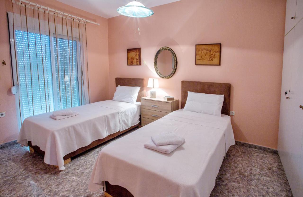Villa Myrsini' S House Néa Péramos Esterno foto