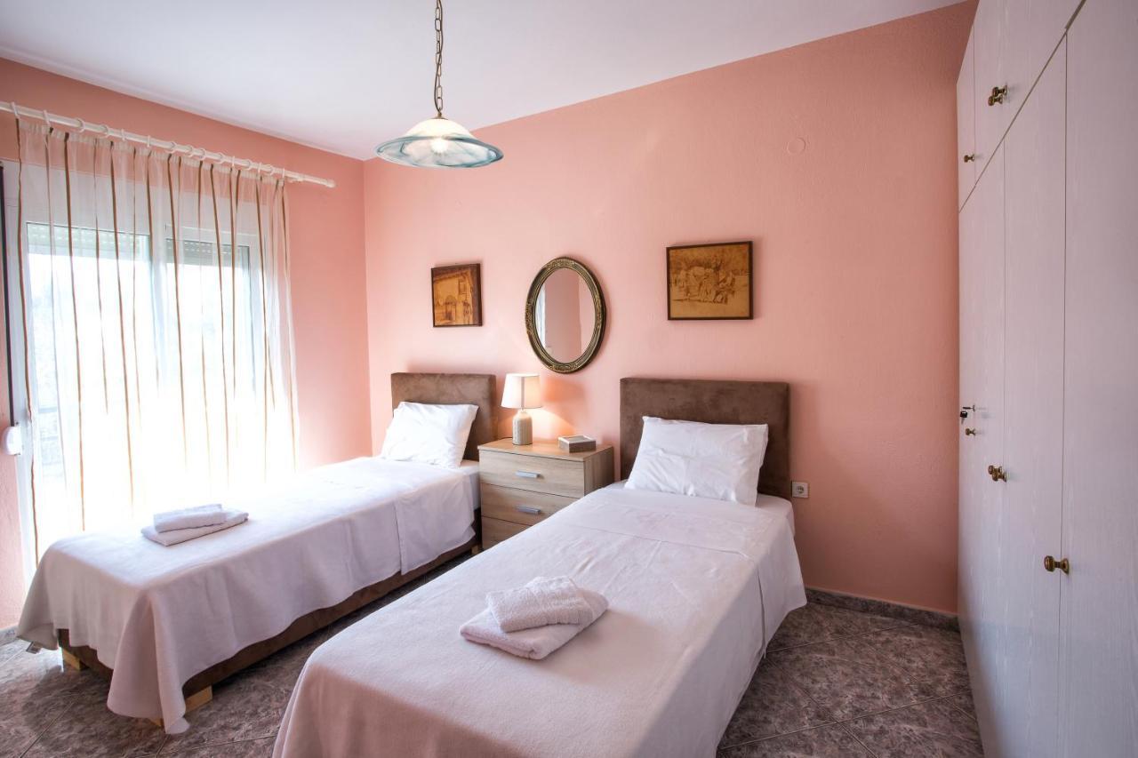 Villa Myrsini' S House Néa Péramos Esterno foto