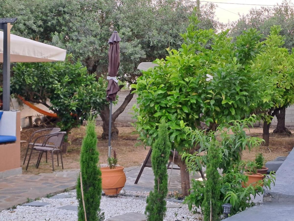 Villa Myrsini' S House Néa Péramos Esterno foto