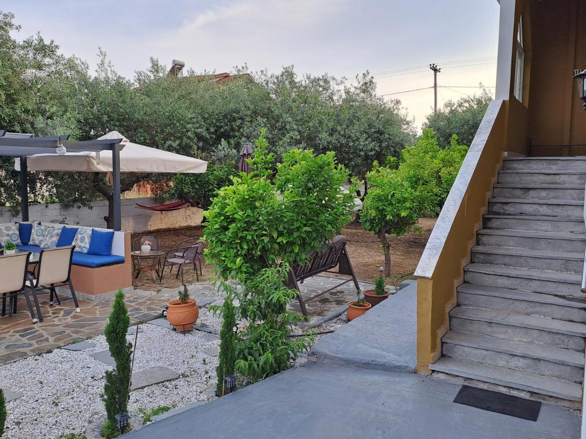 Villa Myrsini' S House Néa Péramos Esterno foto