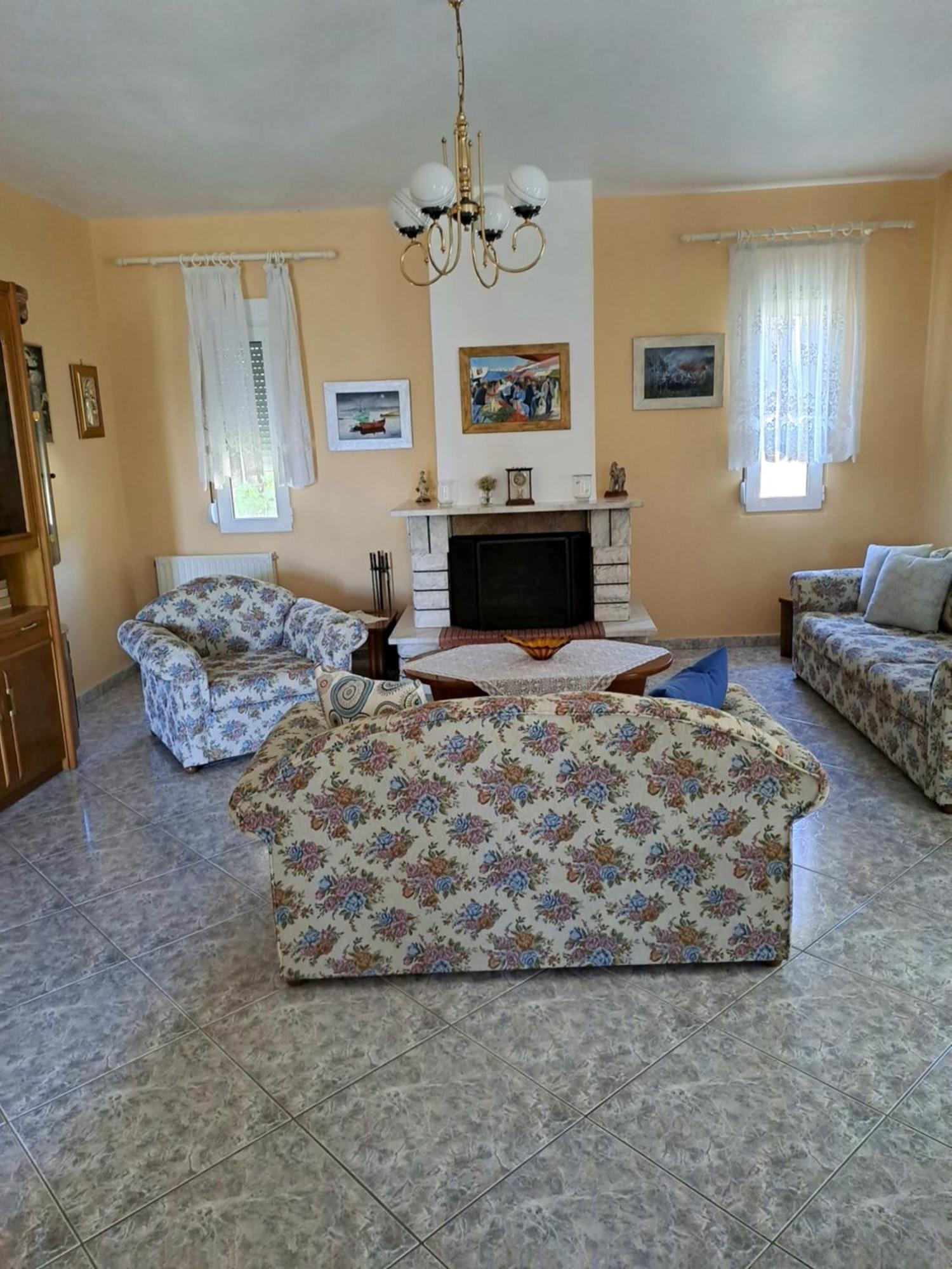 Villa Myrsini' S House Néa Péramos Esterno foto